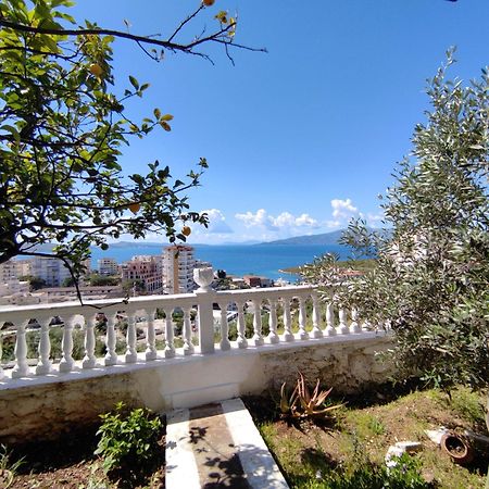 Aris Apartment Sarandë Exteriör bild