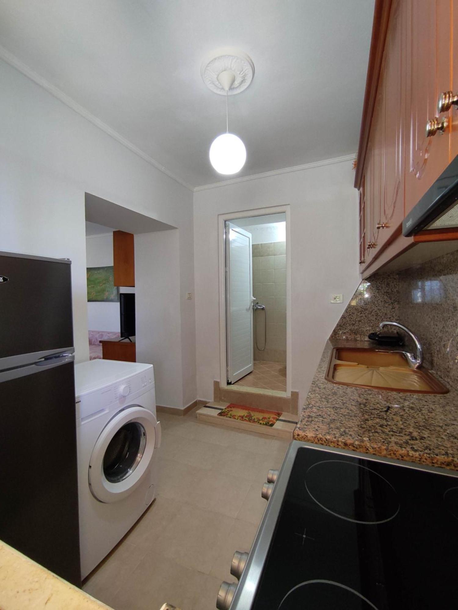 Aris Apartment Sarandë Exteriör bild