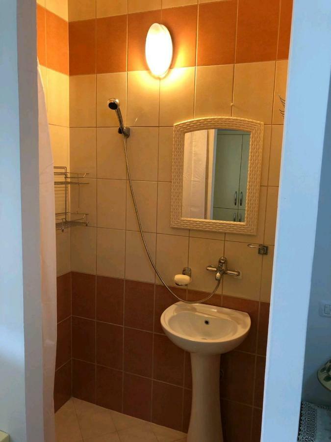 Aris Apartment Sarandë Exteriör bild